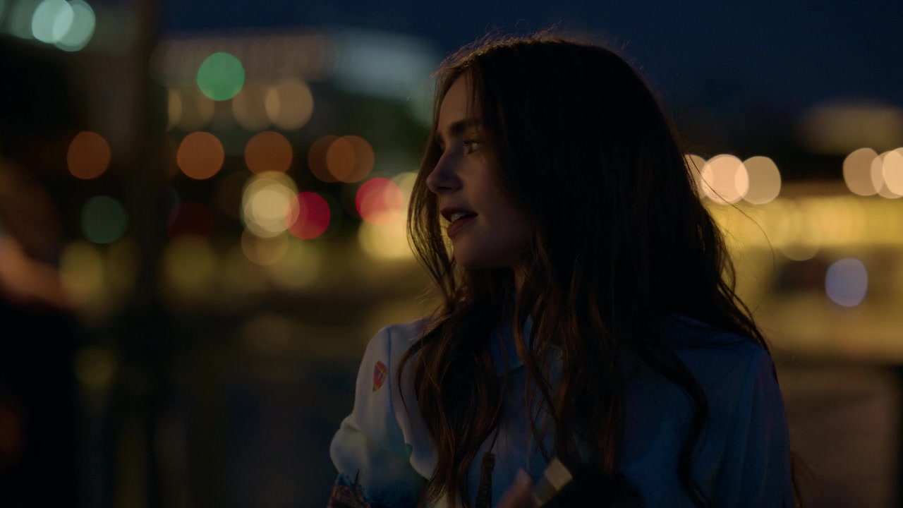 Emily_in_Paris_S01E01_Emily_in_Paris_720p_NF_WEB-DL_DDP5_1_x264-BTN_1405.jpg