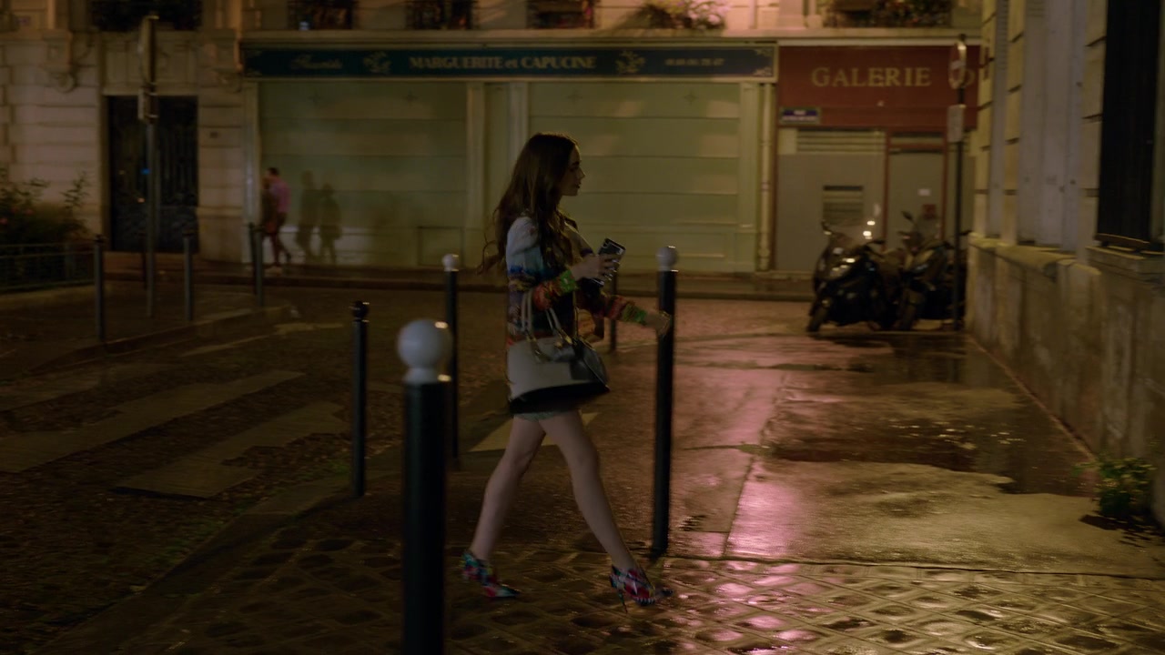 Emily_in_Paris_S01E01_Emily_in_Paris_720p_NF_WEB-DL_DDP5_1_x264-BTN_1419.jpg Emily_in_Paris_S01E01_Emily_in_Paris_720p_NF_WEB-DL_DDP5_1_x264-BTN_1419.jpg