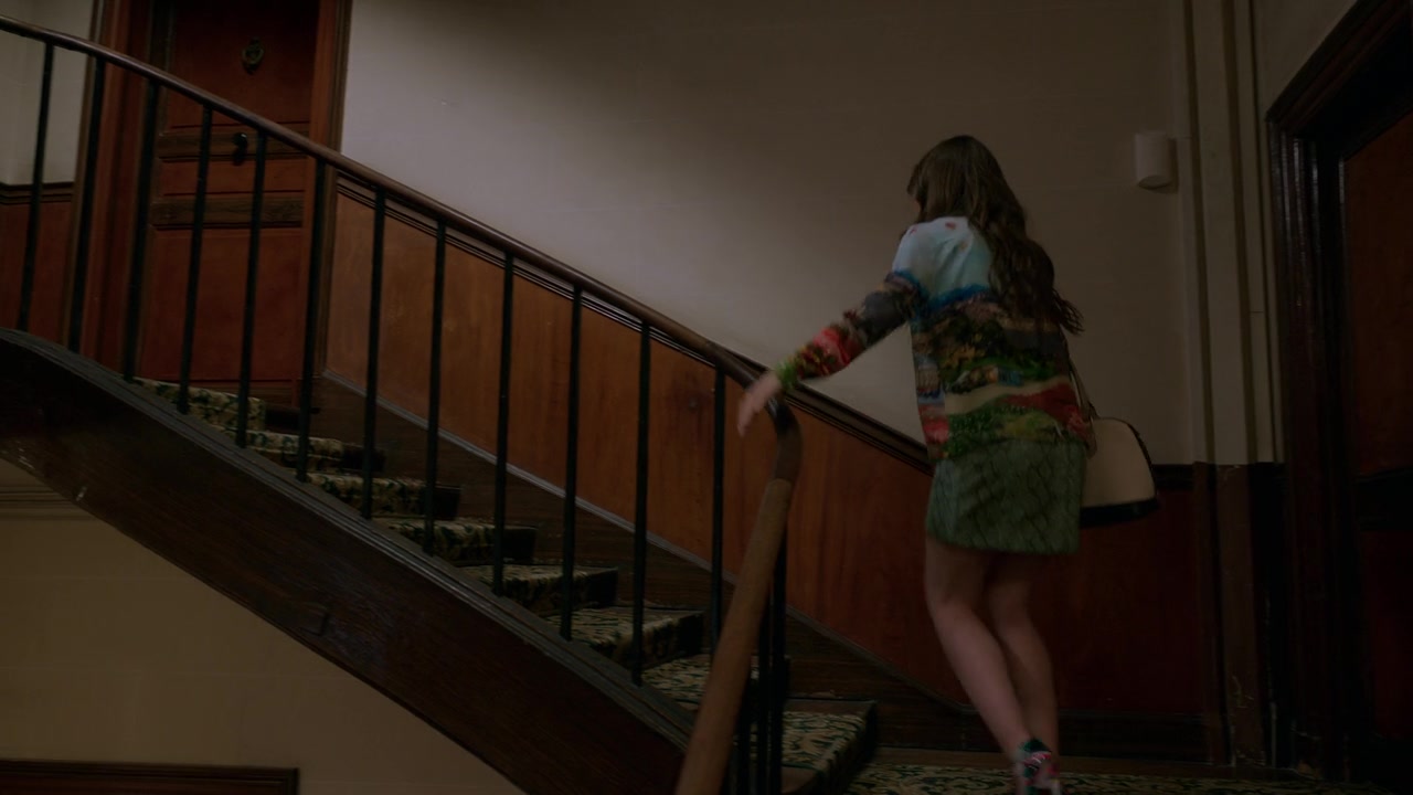 Emily_in_Paris_S01E01_Emily_in_Paris_720p_NF_WEB-DL_DDP5_1_x264-BTN_1466.jpg