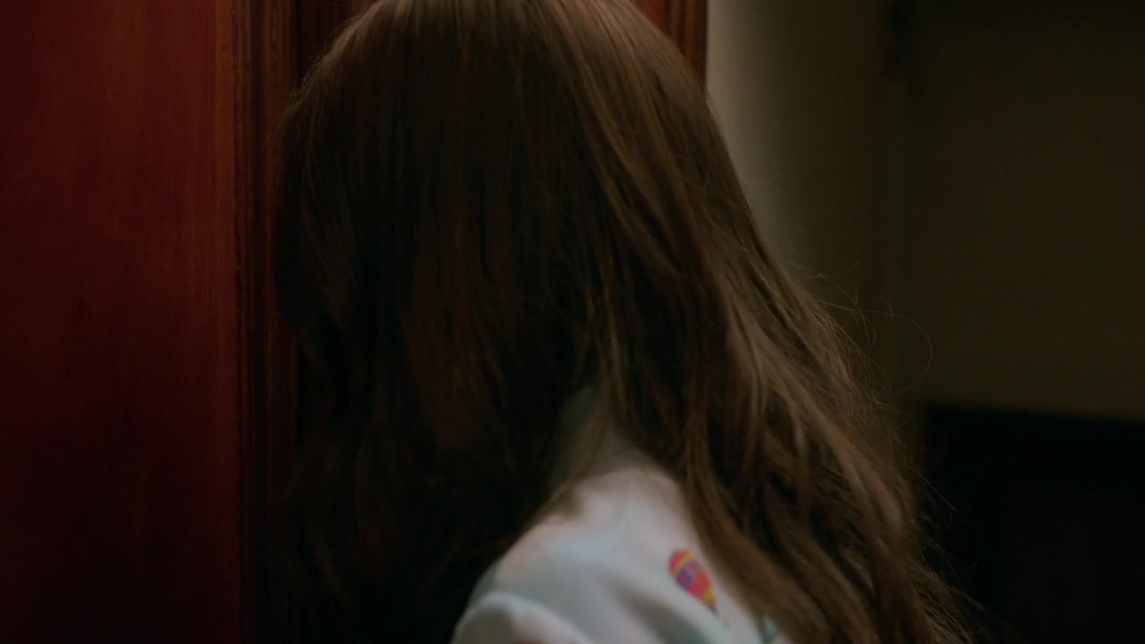 Emily_in_Paris_S01E01_Emily_in_Paris_720p_NF_WEB-DL_DDP5_1_x264-BTN_1482.jpg Emily_in_Paris_S01E01_Emily_in_Paris_720p_NF_WEB-DL_DDP5_1_x264-BTN_1482.jpg