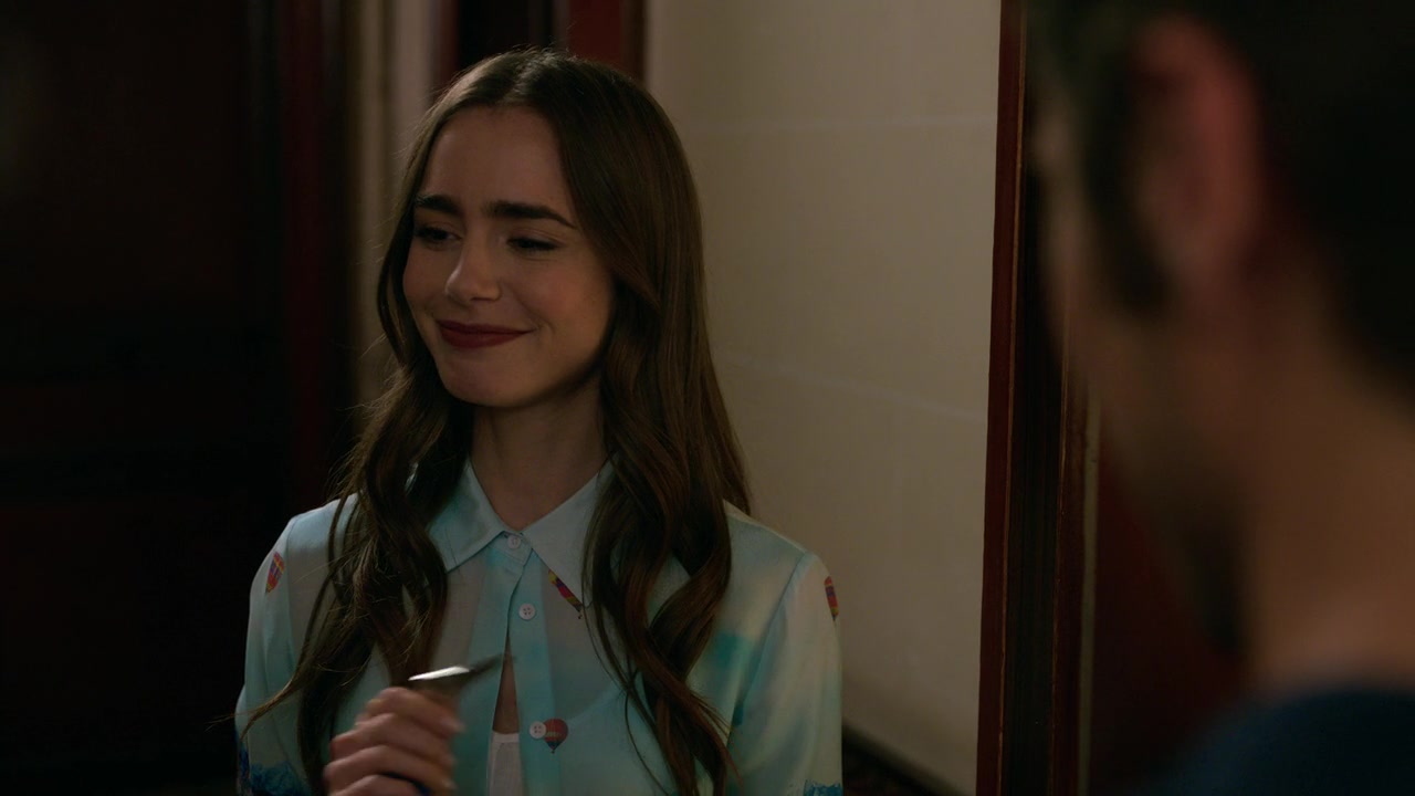 Emily_in_Paris_S01E01_Emily_in_Paris_720p_NF_WEB-DL_DDP5_1_x264-BTN_1547.jpg
