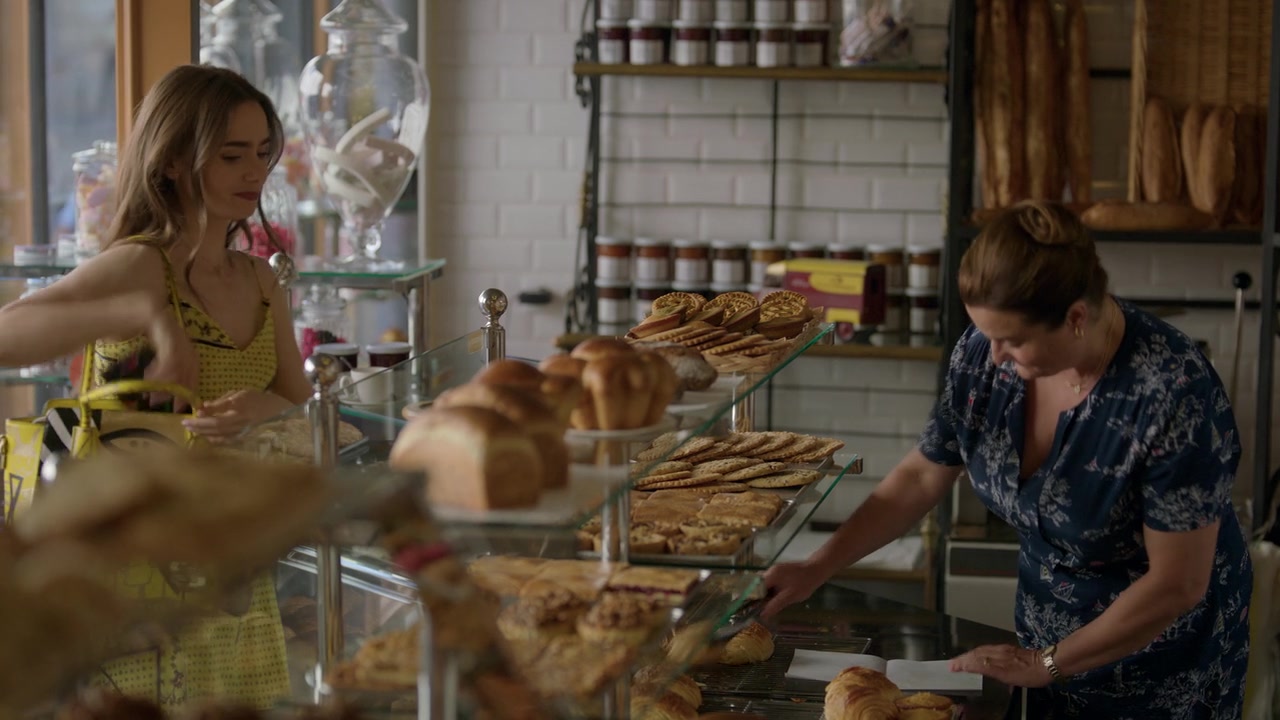 Emily_in_Paris_S01E01_Emily_in_Paris_720p_NF_WEB-DL_DDP5_1_x264-BTN_1603.jpg Emily_in_Paris_S01E01_Emily_in_Paris_720p_NF_WEB-DL_DDP5_1_x264-BTN_1603.jpg