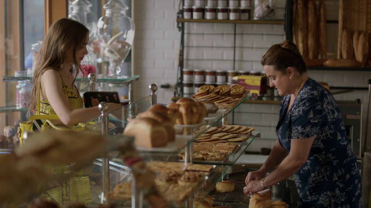 Emily_in_Paris_S01E01_Emily_in_Paris_720p_NF_WEB-DL_DDP5_1_x264-BTN_1606.jpg Emily_in_Paris_S01E01_Emily_in_Paris_720p_NF_WEB-DL_DDP5_1_x264-BTN_1606.jpg