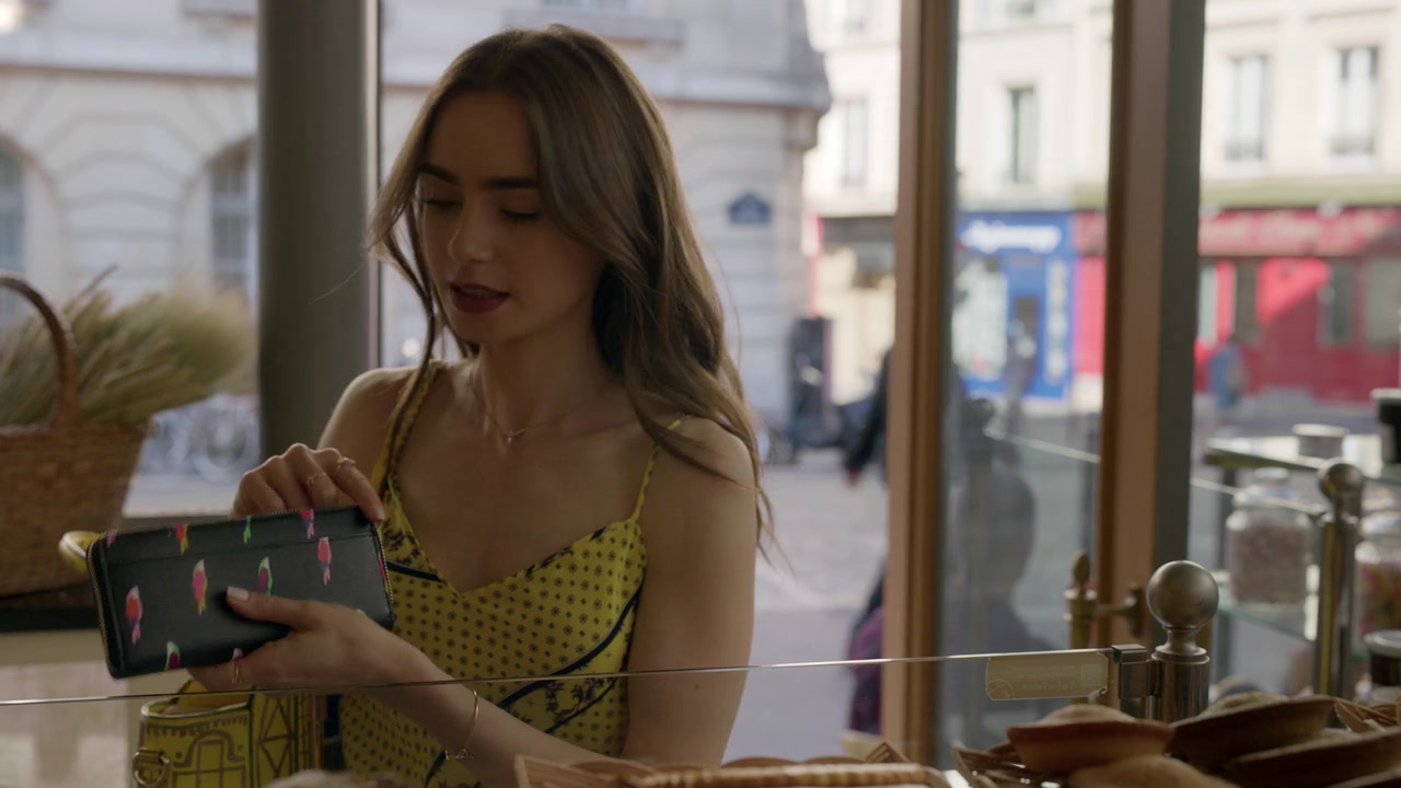 Emily_in_Paris_S01E01_Emily_in_Paris_720p_NF_WEB-DL_DDP5_1_x264-BTN_1609.jpg Emily_in_Paris_S01E01_Emily_in_Paris_720p_NF_WEB-DL_DDP5_1_x264-BTN_1609.jpg