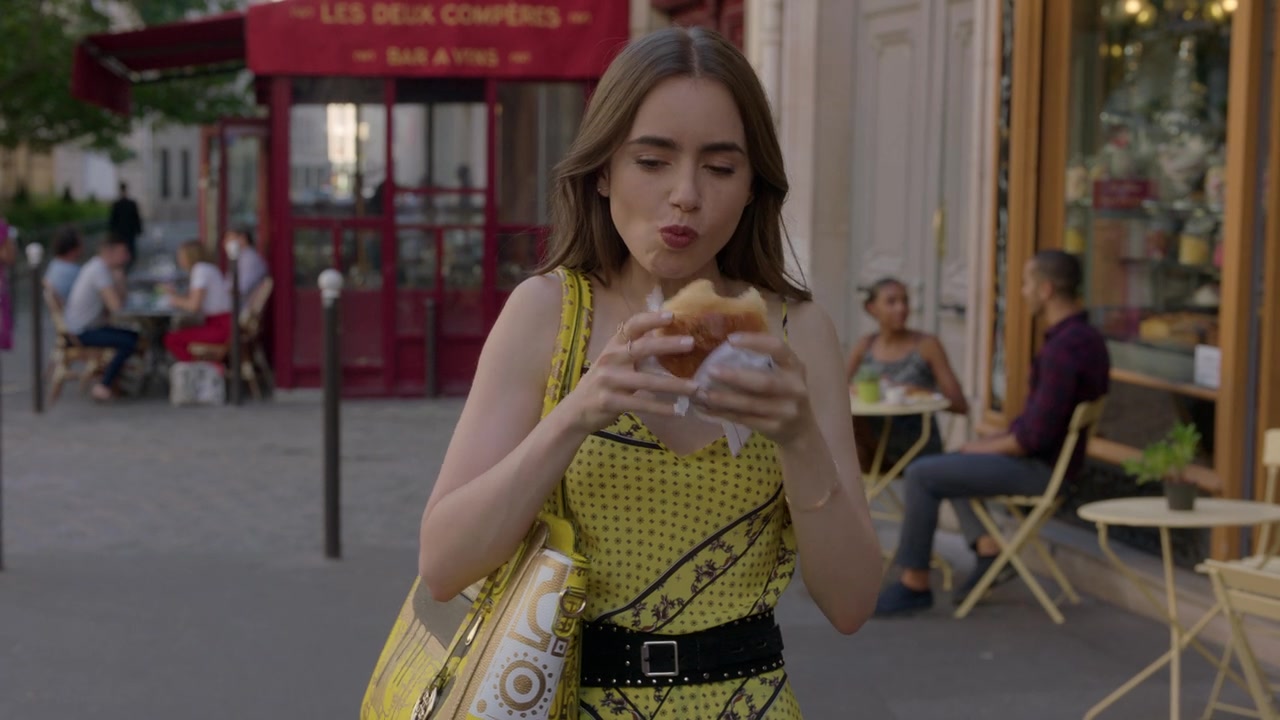 Emily_in_Paris_S01E01_Emily_in_Paris_720p_NF_WEB-DL_DDP5_1_x264-BTN_1654.jpg