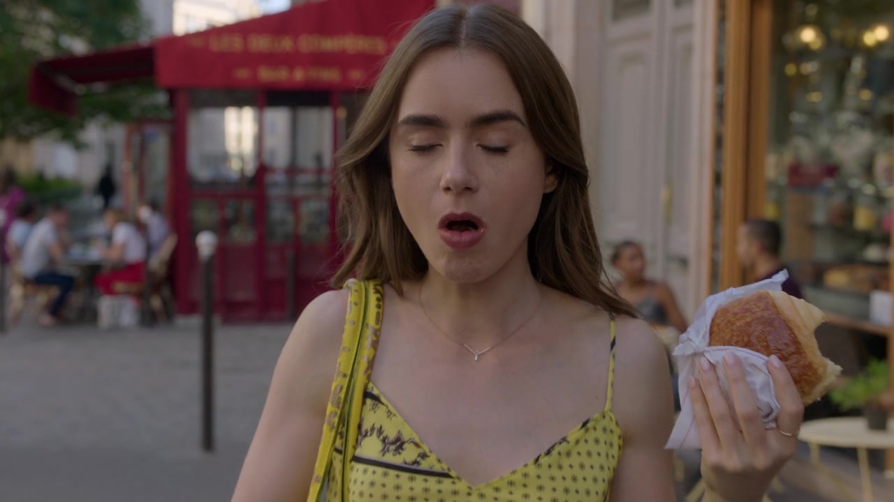 Emily_in_Paris_S01E01_Emily_in_Paris_720p_NF_WEB-DL_DDP5_1_x264-BTN_1659.jpg