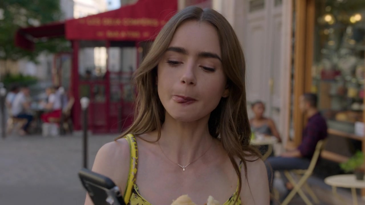 Emily_in_Paris_S01E01_Emily_in_Paris_720p_NF_WEB-DL_DDP5_1_x264-BTN_1672.jpg