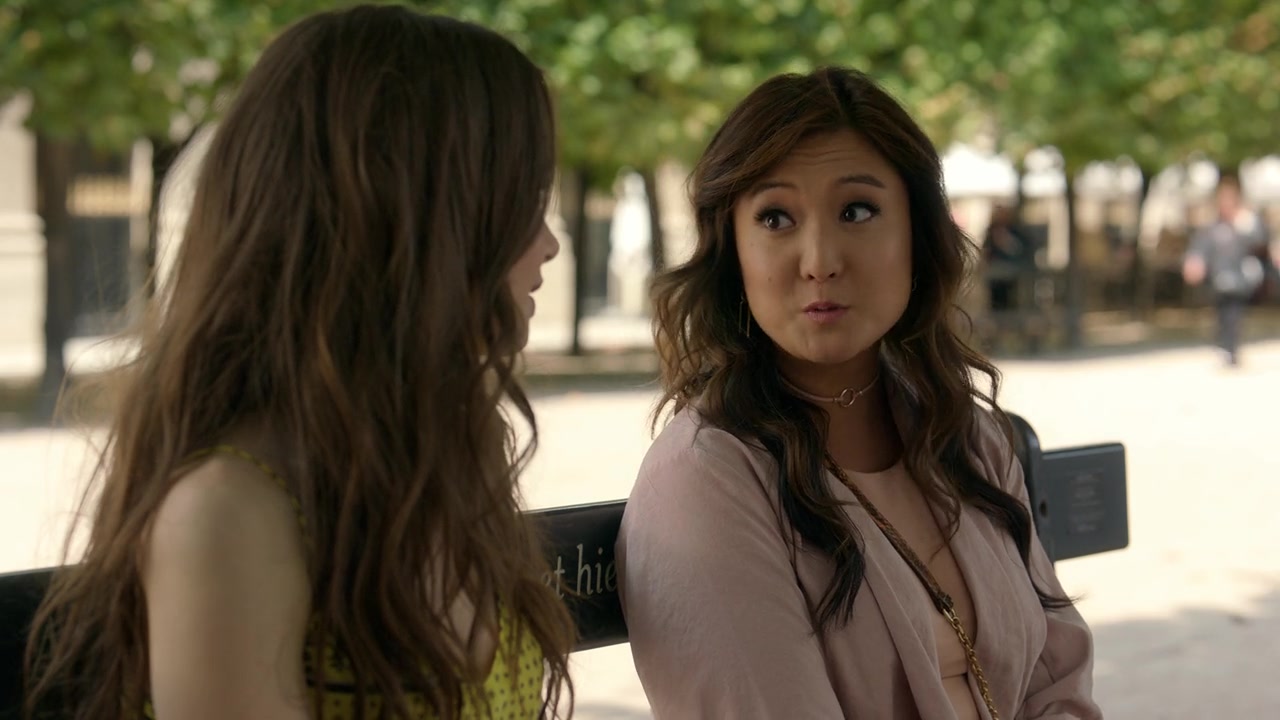 Emily_in_Paris_S01E01_Emily_in_Paris_720p_NF_WEB-DL_DDP5_1_x264-BTN_2011.jpg