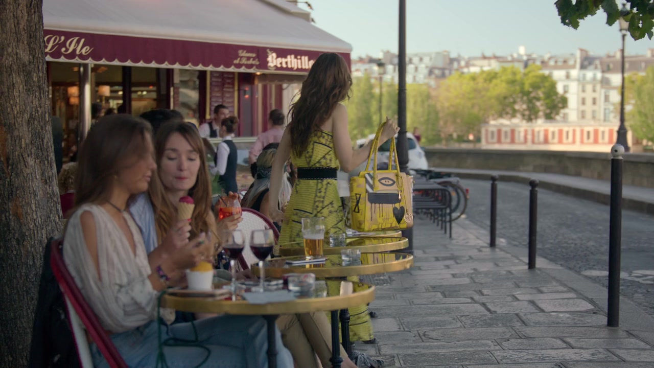 Emily_in_Paris_S01E01_Emily_in_Paris_720p_NF_WEB-DL_DDP5_1_x264-BTN_2239.jpg Emily_in_Paris_S01E01_Emily_in_Paris_720p_NF_WEB-DL_DDP5_1_x264-BTN_2239.jpg