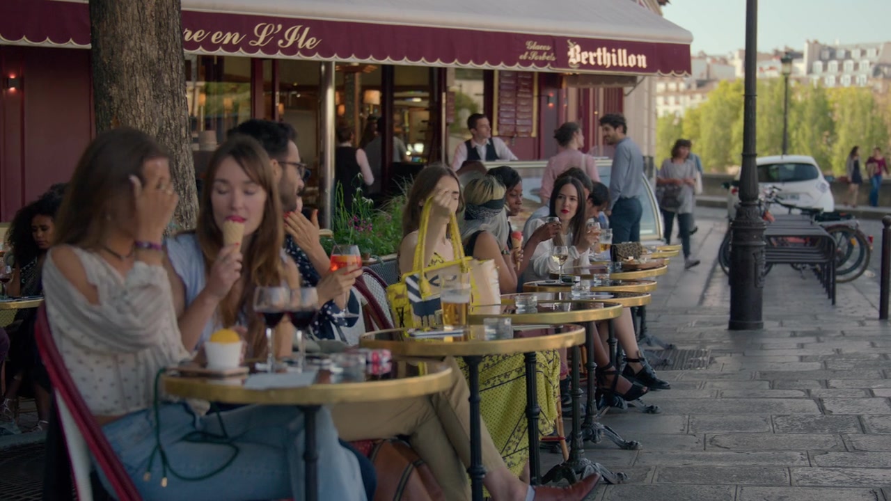 Emily_in_Paris_S01E01_Emily_in_Paris_720p_NF_WEB-DL_DDP5_1_x264-BTN_2243.jpg Emily_in_Paris_S01E01_Emily_in_Paris_720p_NF_WEB-DL_DDP5_1_x264-BTN_2243.jpg