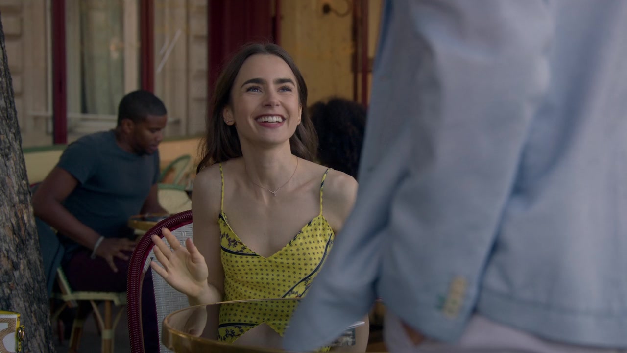 Emily_in_Paris_S01E01_Emily_in_Paris_720p_NF_WEB-DL_DDP5_1_x264-BTN_2260.jpg