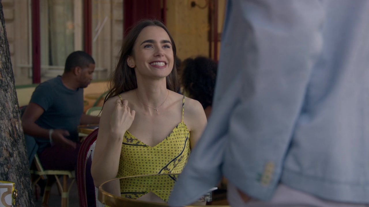Emily_in_Paris_S01E01_Emily_in_Paris_720p_NF_WEB-DL_DDP5_1_x264-BTN_2262.jpg