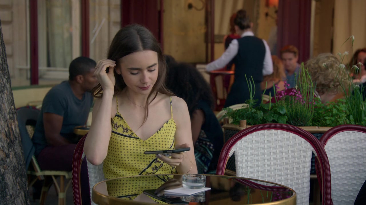 Emily_in_Paris_S01E01_Emily_in_Paris_720p_NF_WEB-DL_DDP5_1_x264-BTN_2290.jpg Emily_in_Paris_S01E01_Emily_in_Paris_720p_NF_WEB-DL_DDP5_1_x264-BTN_2290.jpg