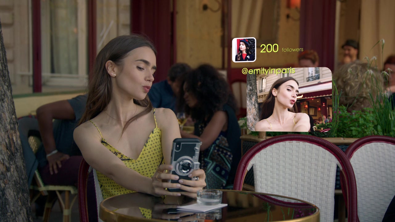 Emily_in_Paris_S01E01_Emily_in_Paris_720p_NF_WEB-DL_DDP5_1_x264-BTN_2320.jpg