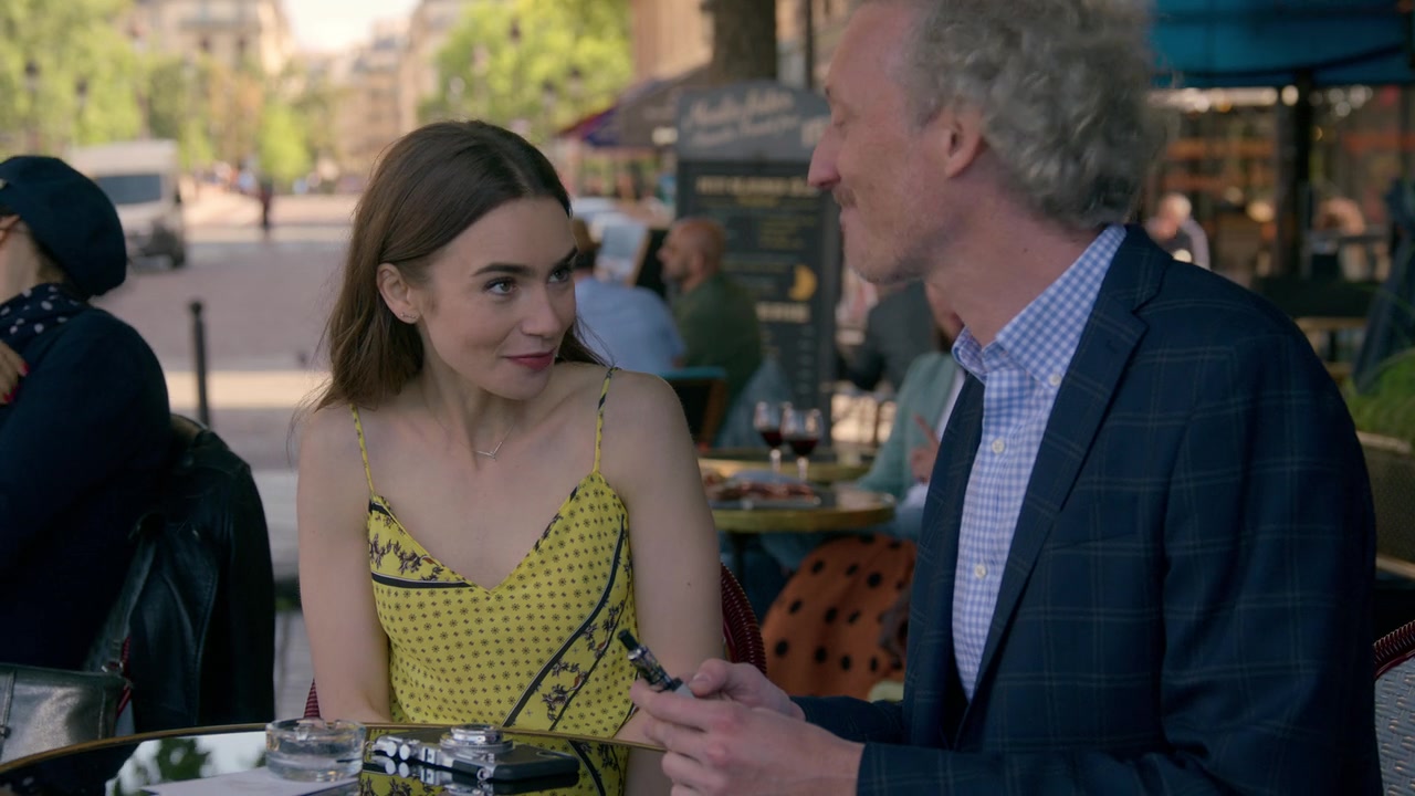 Emily_in_Paris_S01E01_Emily_in_Paris_720p_NF_WEB-DL_DDP5_1_x264-BTN_2378.jpg
