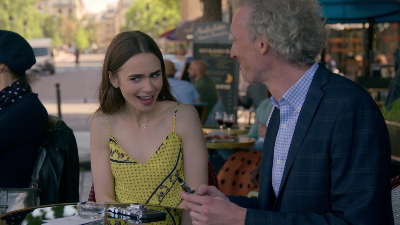 Emily_in_Paris_S01E01_Emily_in_Paris_720p_NF_WEB-DL_DDP5_1_x264-BTN_2380.jpg