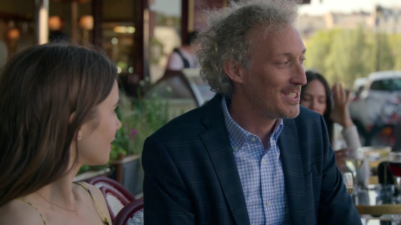 Emily_in_Paris_S01E01_Emily_in_Paris_720p_NF_WEB-DL_DDP5_1_x264-BTN_2382.jpg