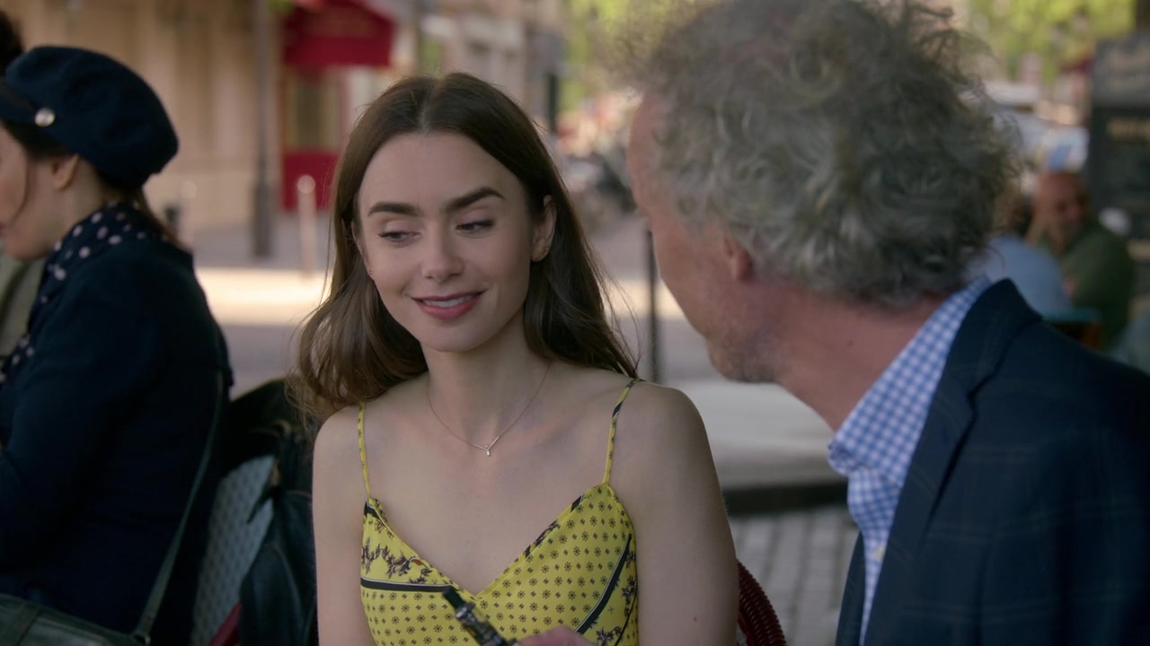 Emily_in_Paris_S01E01_Emily_in_Paris_720p_NF_WEB-DL_DDP5_1_x264-BTN_2425.jpg