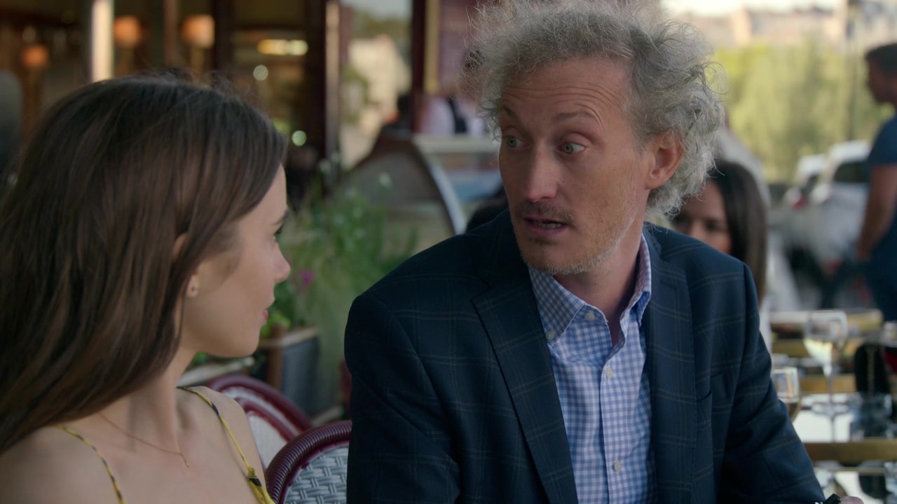 Emily_in_Paris_S01E01_Emily_in_Paris_720p_NF_WEB-DL_DDP5_1_x264-BTN_2432.jpg