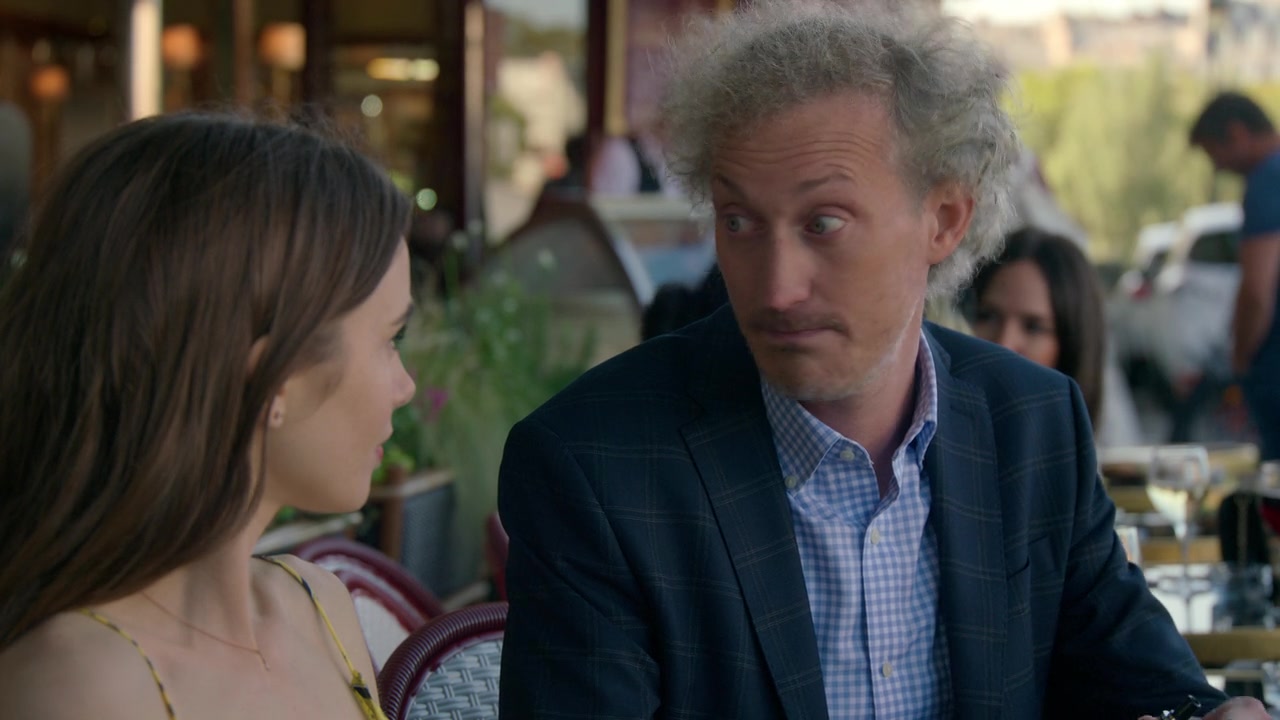 Emily_in_Paris_S01E01_Emily_in_Paris_720p_NF_WEB-DL_DDP5_1_x264-BTN_2434.jpg