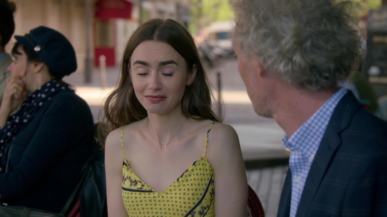 Emily_in_Paris_S01E01_Emily_in_Paris_720p_NF_WEB-DL_DDP5_1_x264-BTN_2438.jpg