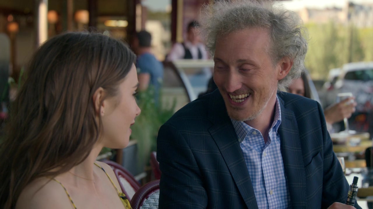 Emily_in_Paris_S01E01_Emily_in_Paris_720p_NF_WEB-DL_DDP5_1_x264-BTN_2472.jpg