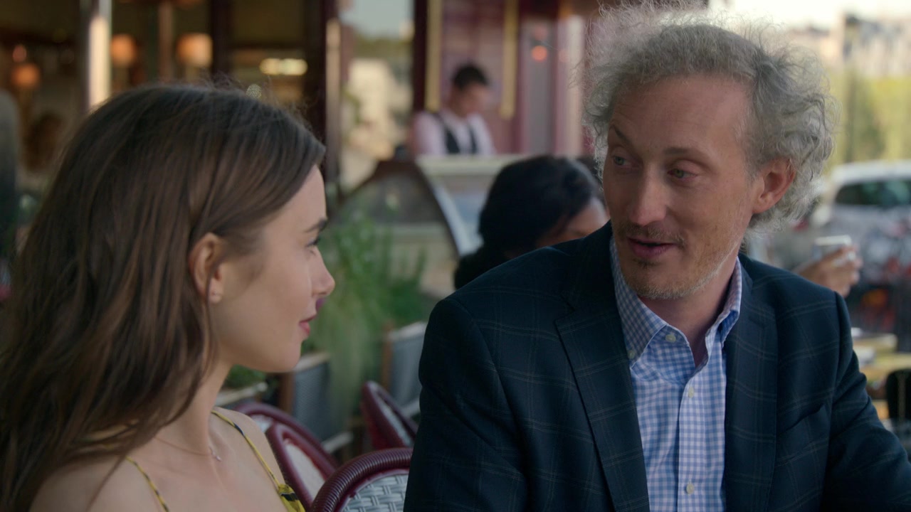 Emily_in_Paris_S01E01_Emily_in_Paris_720p_NF_WEB-DL_DDP5_1_x264-BTN_2482.jpg