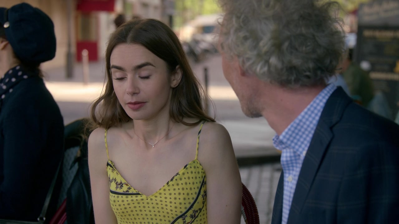 Emily_in_Paris_S01E01_Emily_in_Paris_720p_NF_WEB-DL_DDP5_1_x264-BTN_2489.jpg