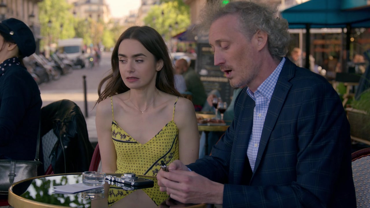 Emily_in_Paris_S01E01_Emily_in_Paris_720p_NF_WEB-DL_DDP5_1_x264-BTN_2505.jpg