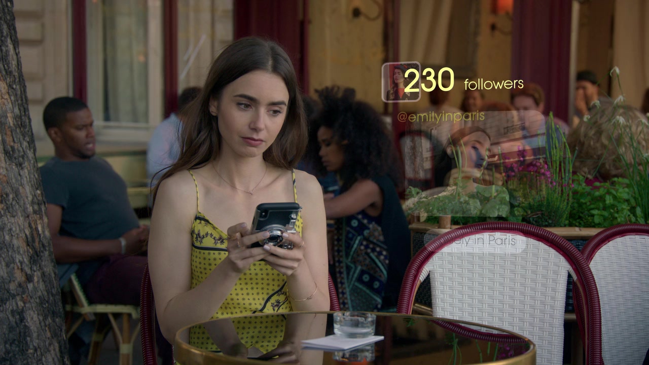 Emily_in_Paris_S01E01_Emily_in_Paris_720p_NF_WEB-DL_DDP5_1_x264-BTN_2556.jpg