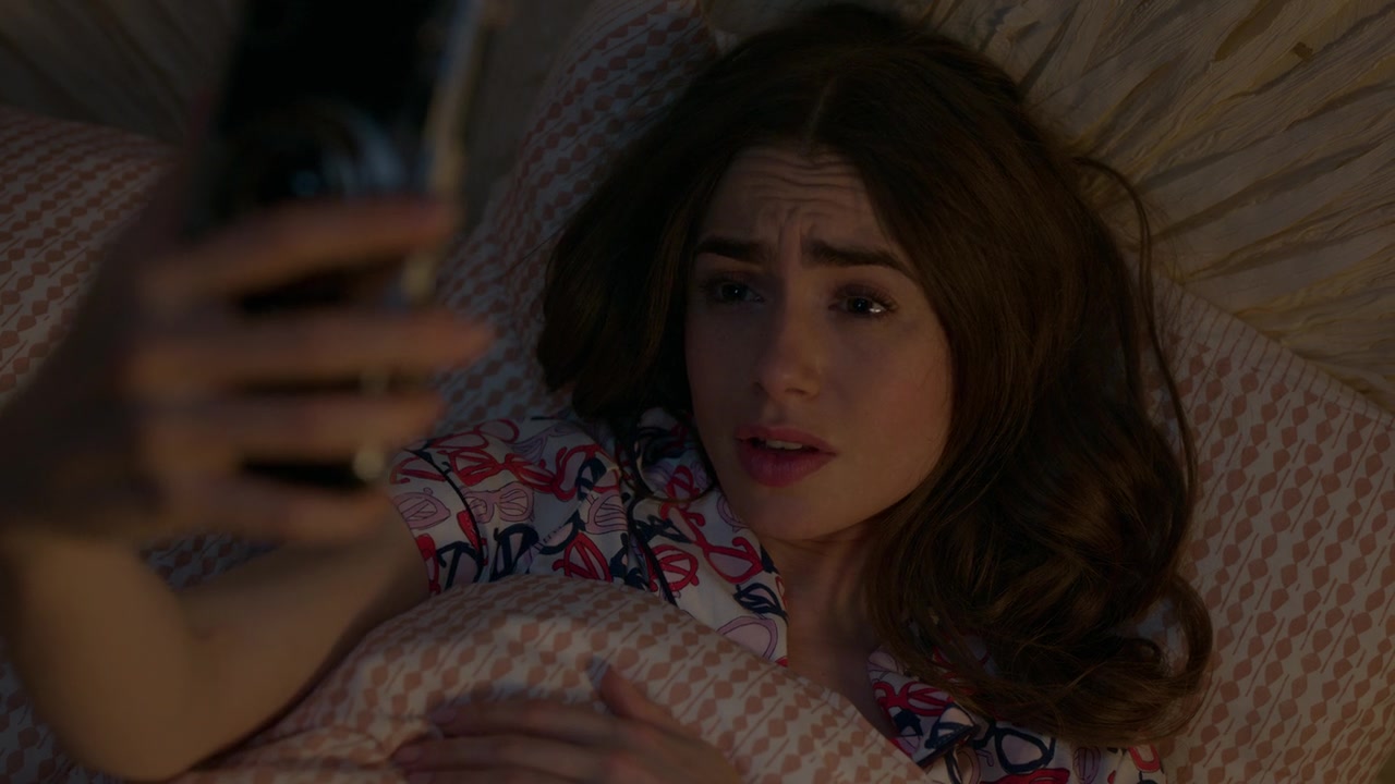 Emily_in_Paris_S01E01_Emily_in_Paris_720p_NF_WEB-DL_DDP5_1_x264-BTN_2593.jpg