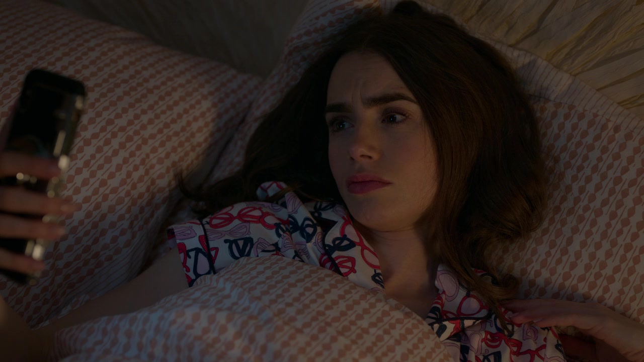 Emily_in_Paris_S01E01_Emily_in_Paris_720p_NF_WEB-DL_DDP5_1_x264-BTN_2627.jpg