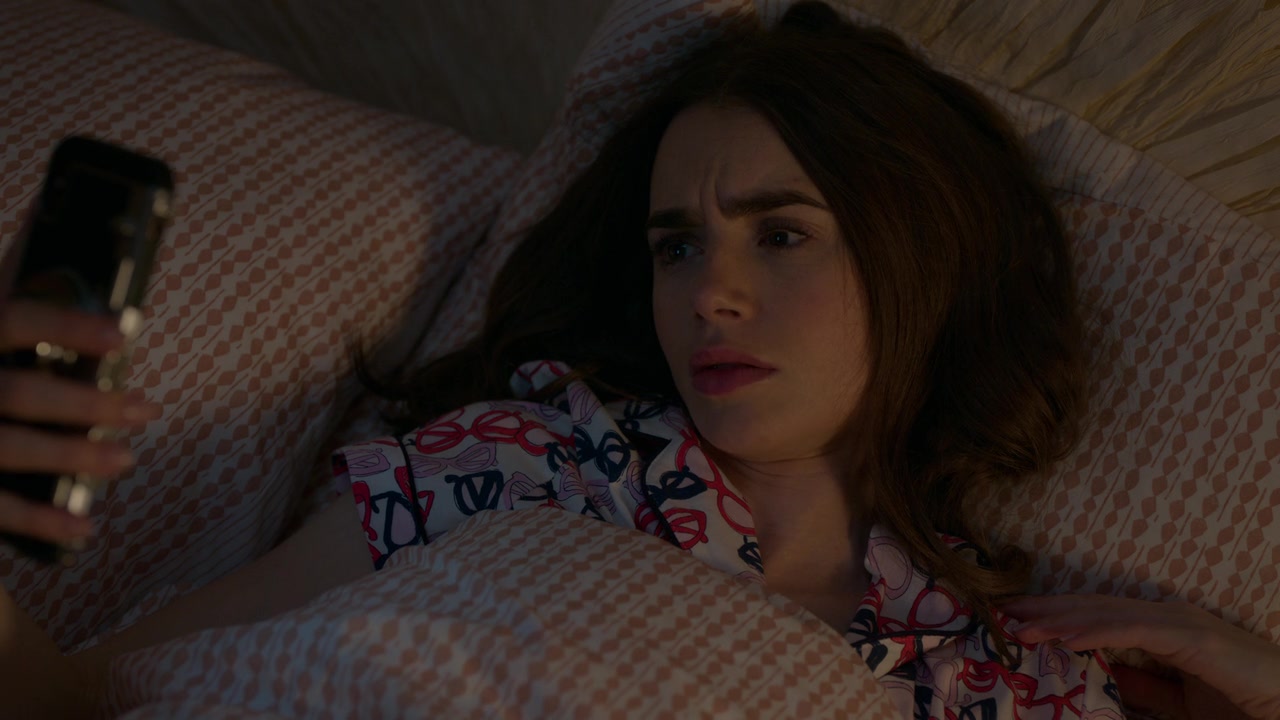Emily_in_Paris_S01E01_Emily_in_Paris_720p_NF_WEB-DL_DDP5_1_x264-BTN_2629.jpg