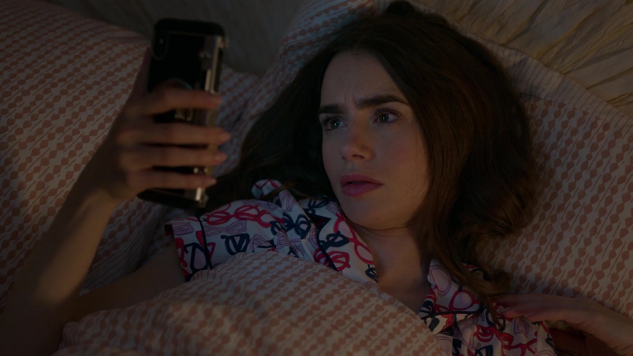 Emily_in_Paris_S01E01_Emily_in_Paris_720p_NF_WEB-DL_DDP5_1_x264-BTN_2631.jpg
