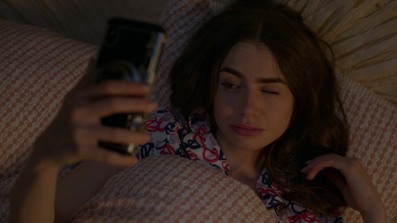 Emily_in_Paris_S01E01_Emily_in_Paris_720p_NF_WEB-DL_DDP5_1_x264-BTN_2637.jpg Emily_in_Paris_S01E01_Emily_in_Paris_720p_NF_WEB-DL_DDP5_1_x264-BTN_2637.jpg