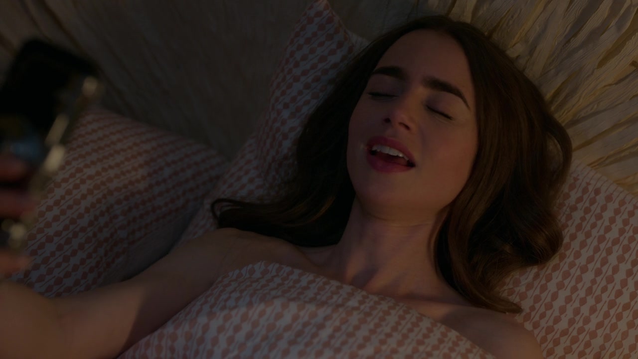 Emily_in_Paris_S01E01_Emily_in_Paris_720p_NF_WEB-DL_DDP5_1_x264-BTN_2730.jpg