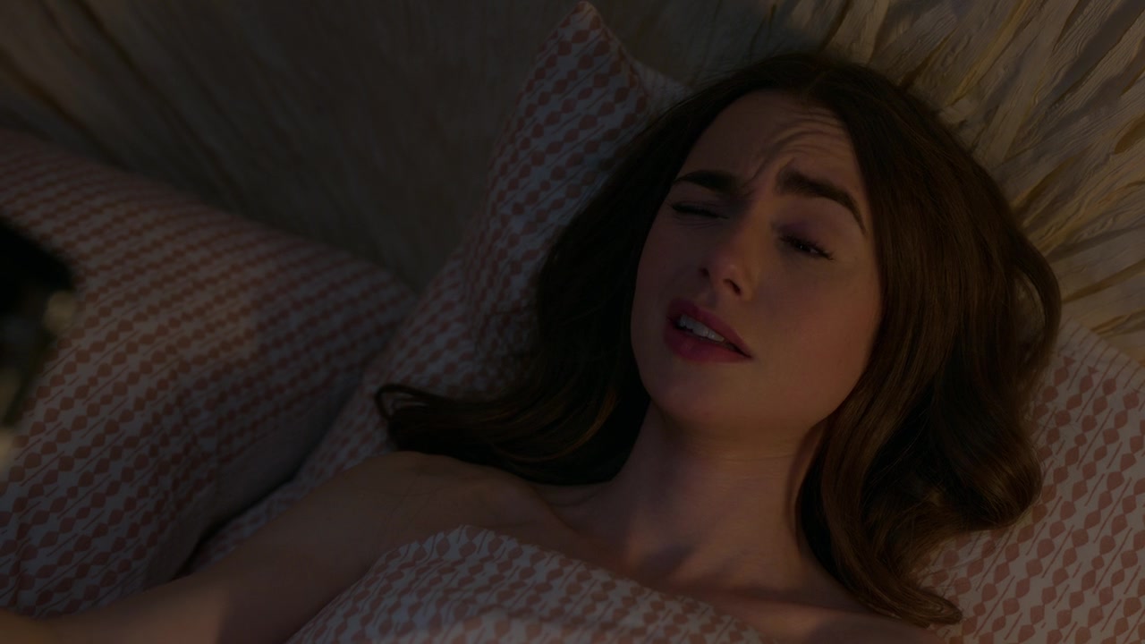 Emily_in_Paris_S01E01_Emily_in_Paris_720p_NF_WEB-DL_DDP5_1_x264-BTN_2739.jpg
