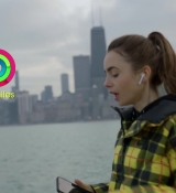 Emily_in_Paris_S01E01_Emily_in_Paris_720p_NF_WEB-DL_DDP5_1_x264-BTN_0048.jpg