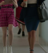 Emily_in_Paris_S01E01_Emily_in_Paris_720p_NF_WEB-DL_DDP5_1_x264-BTN_0073.jpg