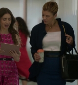 Emily_in_Paris_S01E01_Emily_in_Paris_720p_NF_WEB-DL_DDP5_1_x264-BTN_0075.jpg