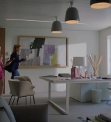 Emily_in_Paris_S01E01_Emily_in_Paris_720p_NF_WEB-DL_DDP5_1_x264-BTN_0085.jpg