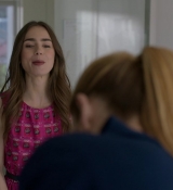 Emily_in_Paris_S01E01_Emily_in_Paris_720p_NF_WEB-DL_DDP5_1_x264-BTN_0109.jpg