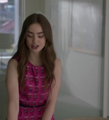 Emily_in_Paris_S01E01_Emily_in_Paris_720p_NF_WEB-DL_DDP5_1_x264-BTN_0130.jpg