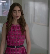 Emily_in_Paris_S01E01_Emily_in_Paris_720p_NF_WEB-DL_DDP5_1_x264-BTN_0155.jpg