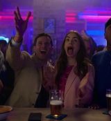 Emily_in_Paris_S01E01_Emily_in_Paris_720p_NF_WEB-DL_DDP5_1_x264-BTN_0230.jpg