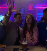 Emily_in_Paris_S01E01_Emily_in_Paris_720p_NF_WEB-DL_DDP5_1_x264-BTN_0236.jpg