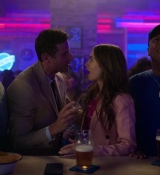 Emily_in_Paris_S01E01_Emily_in_Paris_720p_NF_WEB-DL_DDP5_1_x264-BTN_0239.jpg