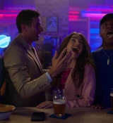 Emily_in_Paris_S01E01_Emily_in_Paris_720p_NF_WEB-DL_DDP5_1_x264-BTN_0243.jpg