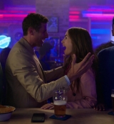 Emily_in_Paris_S01E01_Emily_in_Paris_720p_NF_WEB-DL_DDP5_1_x264-BTN_0247.jpg