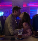 Emily_in_Paris_S01E01_Emily_in_Paris_720p_NF_WEB-DL_DDP5_1_x264-BTN_0248.jpg